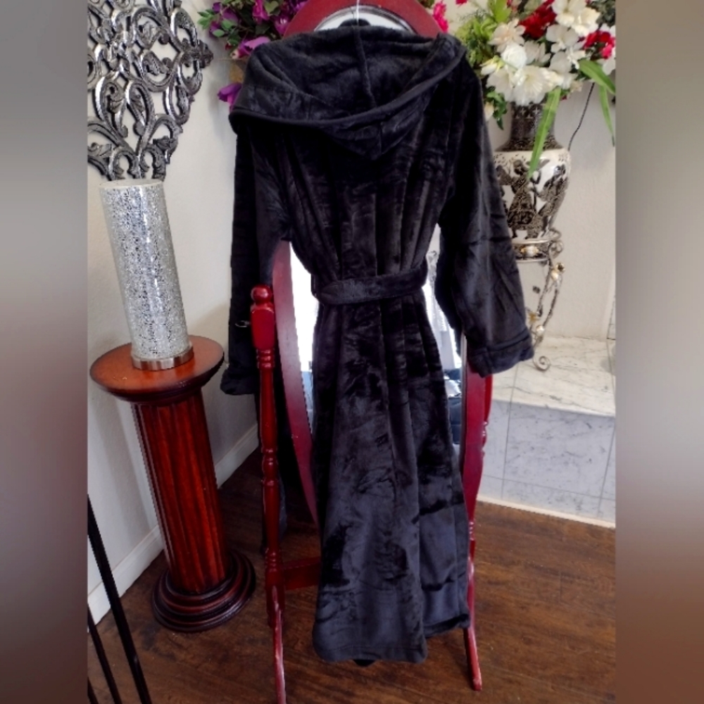 Brand New !! 😍⭐😍 gorgeous hooded bathrobe ❤️